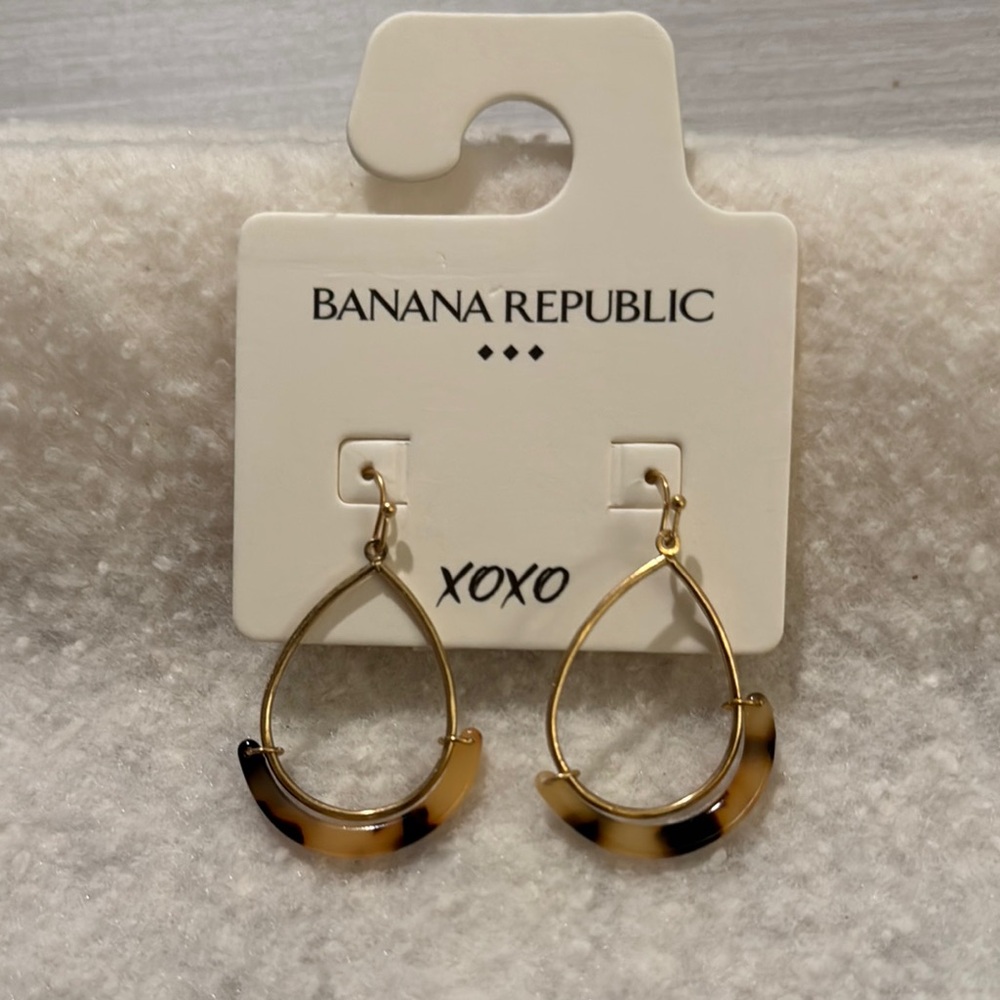 Banana Republic Gold and Tortoise Earrings